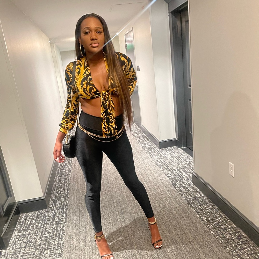 Two piece outfit with legging and front tie shirt